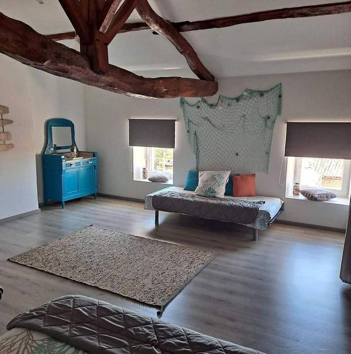 Location de vacances pour 14 personnes, avec Terrasse à Saint-Mandé-sur-Brédoire - 4