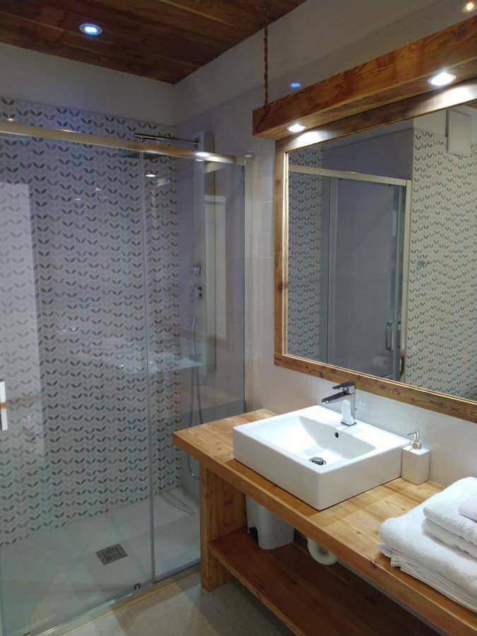 Gîte pour 4 personnes, avec vue et balcon à Cles - 2