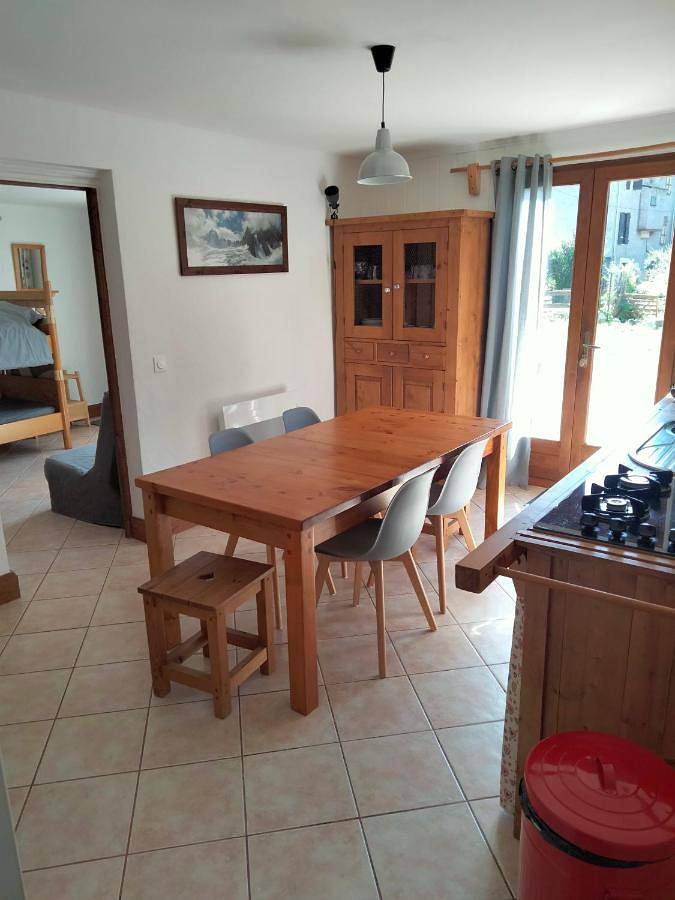 Gîte pour 6 personnes, avec jardin et vue, animaux acceptés à École (Savoie) - 4