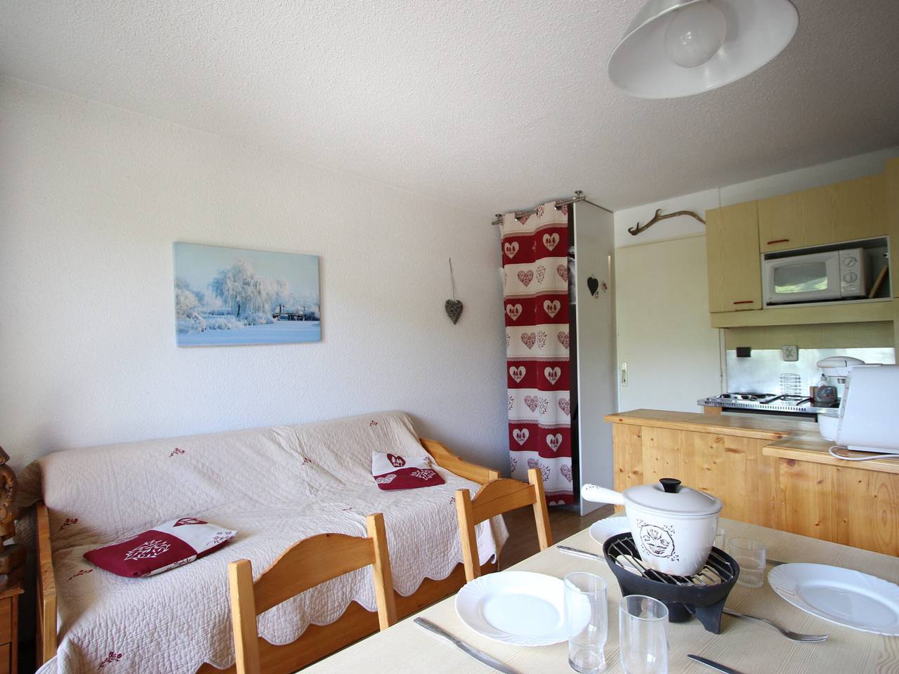 Estudio entero, Estudio acogedor con balcón y se aceptan mascotas en Chamrousse in Chamrousse, Parque Nacional de los Ecrins