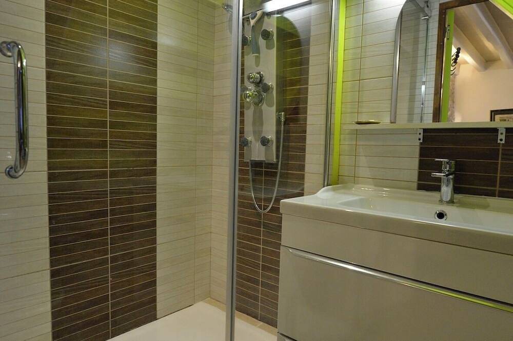 Character 300 year old cottage 100 metres from the Loire, sleeps up to 5 in Pouilly-sur-Loire, Vallée de la Loire