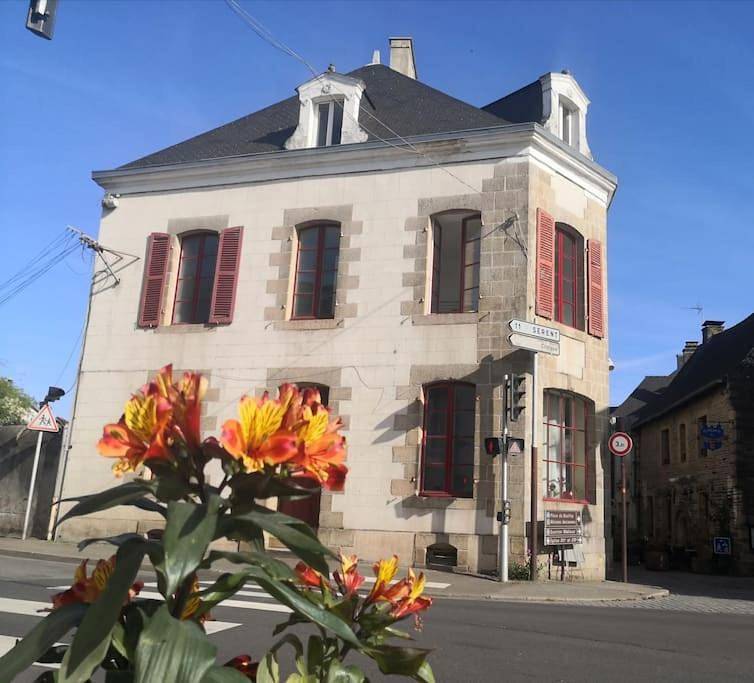 Four-Bedroom House in Malestroit, Région de Vannes