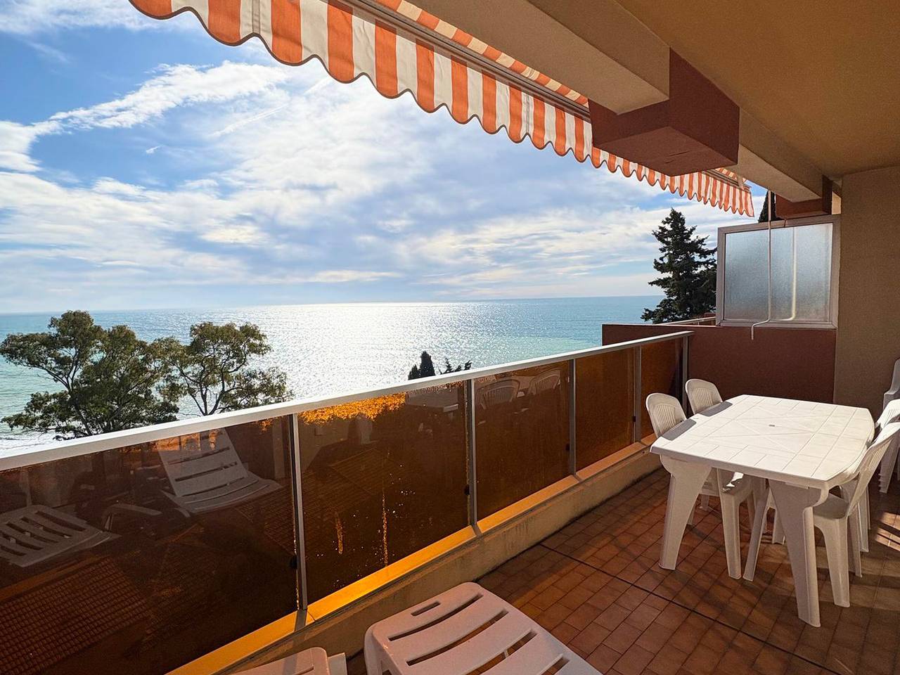 Ganze Wohnung, Apartment für 8 Pers. mit Meerblick und Wlan in Roquebrune-Cap-Martin in Roquebrune-Cap-Martin, Nizza und Umgebung