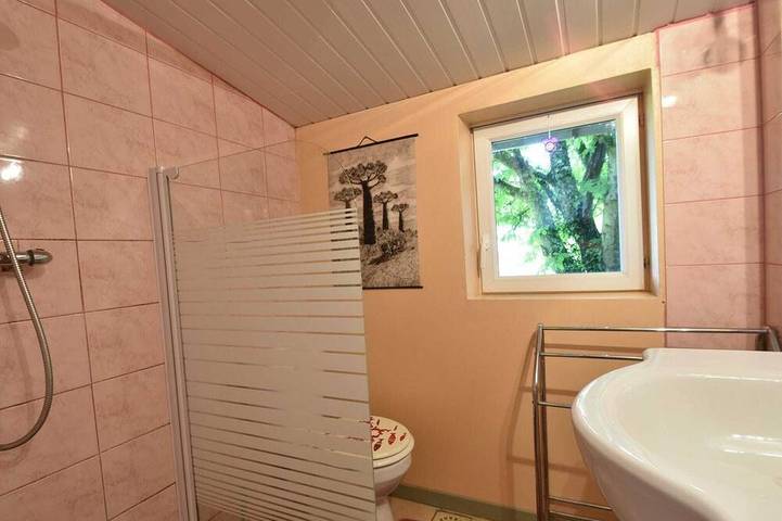 Location de vacances pour 2 personnes, avec piscine et jardin, animaux acceptés dans Bures Les Monts - 4
