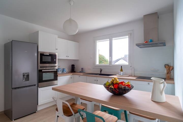 Location de vacances pour 12 personnes, avec terrasse ainsi que jardin et piscine à Clohars-Carnoët - 3