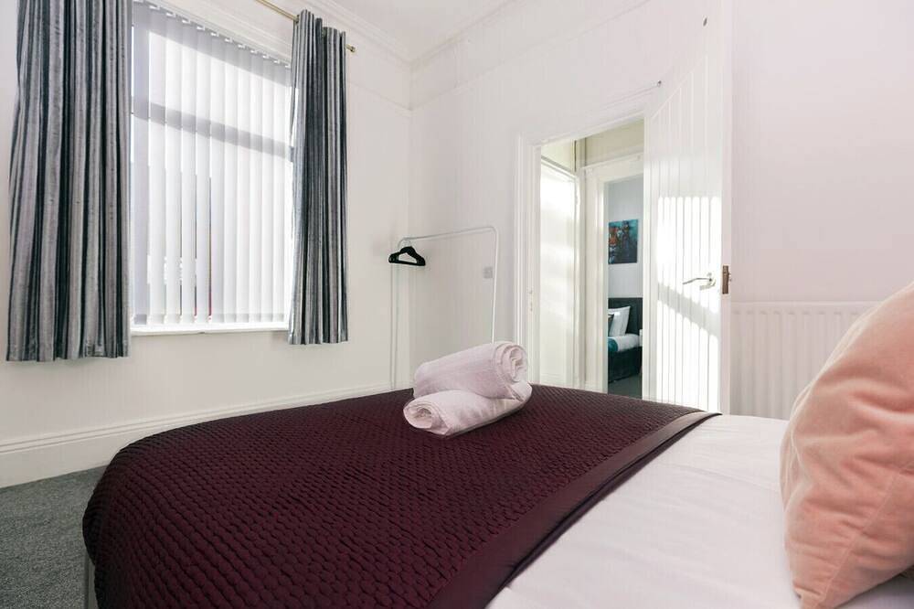 Newly Renovated 3Br House near hospital & uni in Sunderland