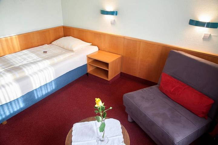 Hotel für 3 Personen, mit Terrasse in Öhringen - 3