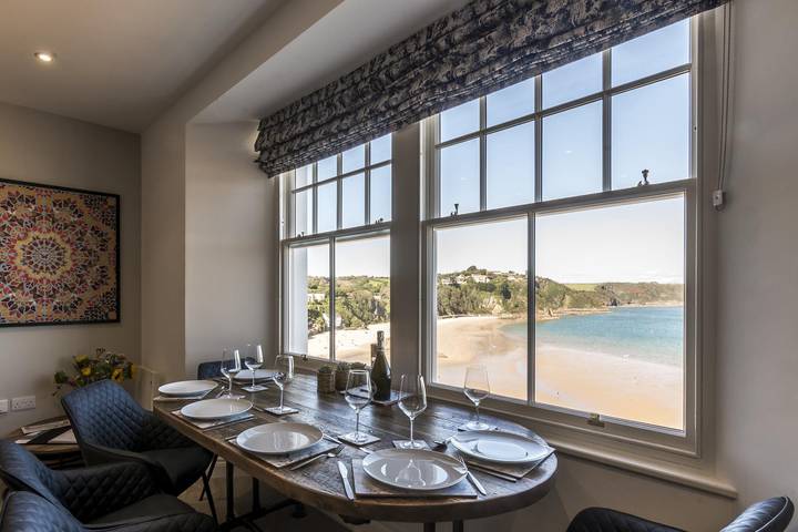 Last minute apartment for 6 people, with Ocean view in Tenby