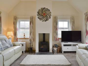 Vacation Rental for 6 Guests in Isle of Skye, Inner Hebrides, Picture 1