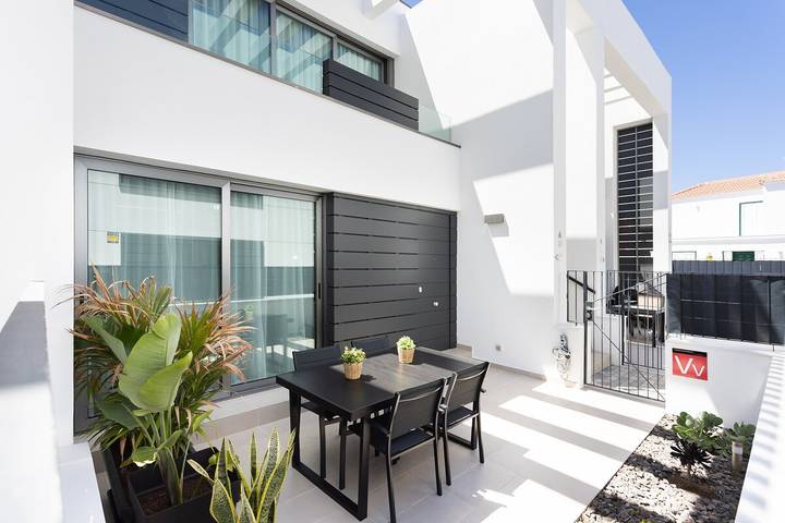 Apartamento de vacaciones para 4 personas, con jardín además de piscina y terraza, Familias con niños - 1