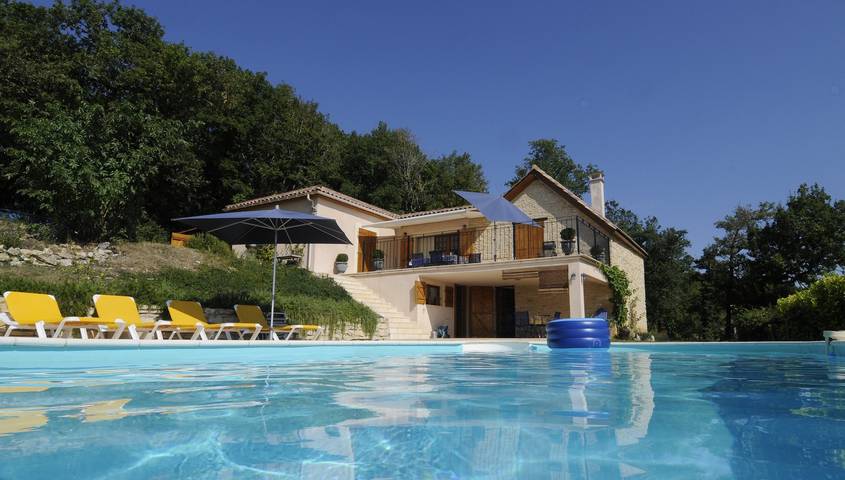 Gîte pour 6 personnes, avec piscine à Salviac