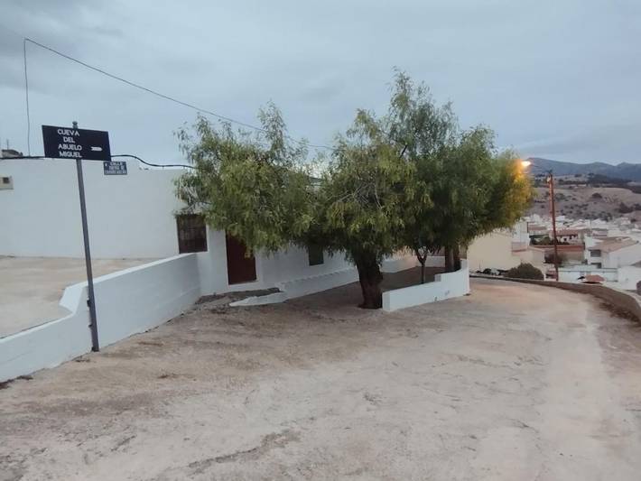 Casa rural para 6 personas, con piscina y jardín en Sierra Mágina - 2