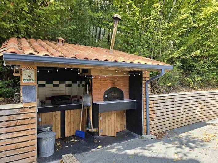 Location de vacances pour 6 personnes, avec piscine ainsi que jardin et terrasse à Château-l'Évêque - 3