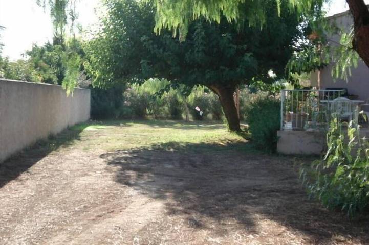 Appartement entier, La Londe Les Maures Maison rdc dans propriété privée à 400 mètres de la mer in La Londe-les-Maures, Parc national de Port-Cros