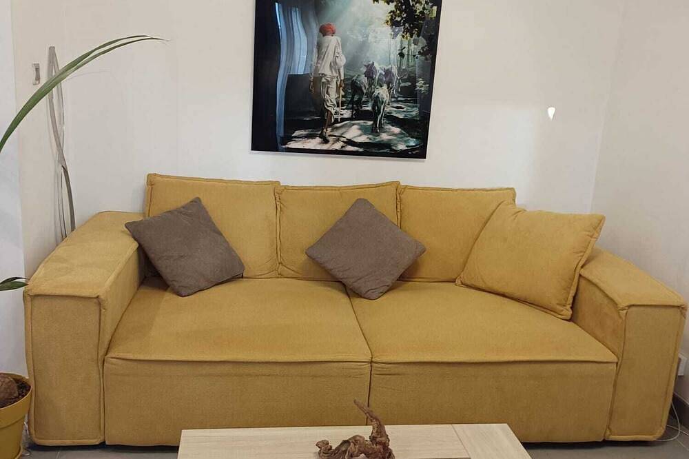 Ganze Wohnung, Luxury apartment 100m2, sleeps 5, 4 km from Lake Annecy. in Meythet, Annecy (Gemeinde)