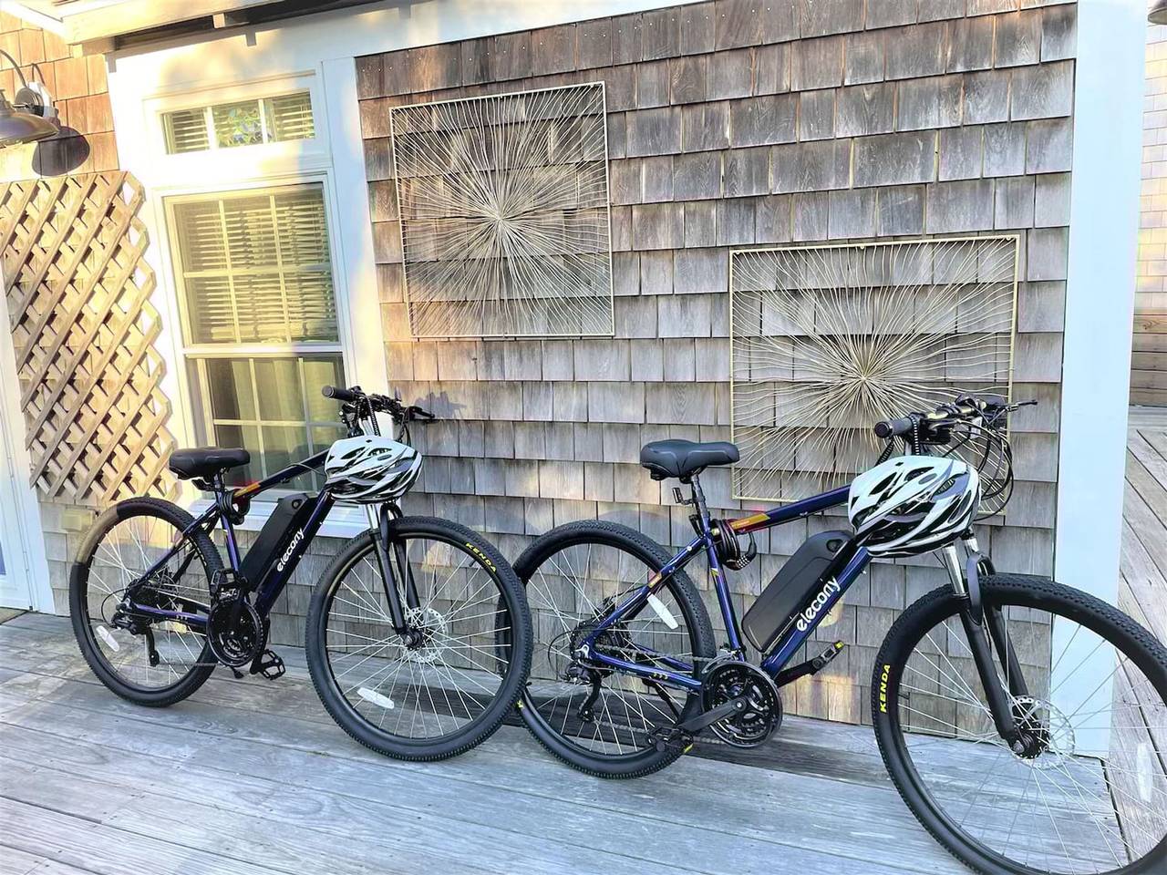 Entire apartment, The Breeze Overlooking Minister's Pond in Eastham, Cape Cod