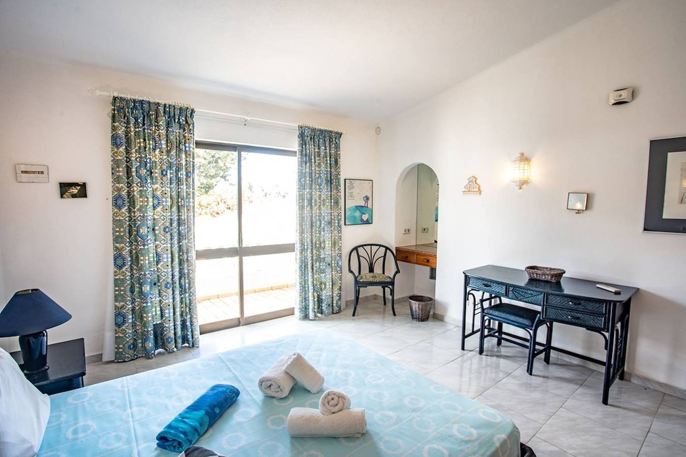 Joana · Stunning Villa Is A 10 Min Walk To The Bea in Carvoeiro, Lagoa