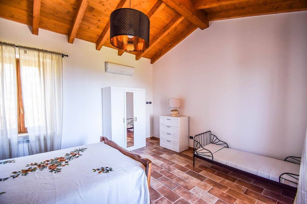 Haus mit privatem Pool in hügeliger, ruhiger Lage mit Panoramablick in Avigliano Umbro, Terni Provinz
