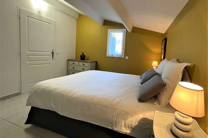 Location de vacances pour 2 personnes, avec piscine ainsi que terrasse et jardin à Séguret - 3