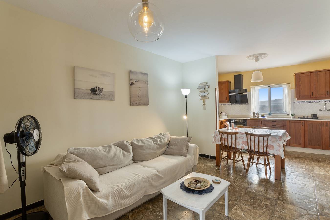 Apartamento entero, Vacaciones 'Habibi Costa Norte Gran Canaria' con vistas al mar, terraza privada y Wi-Fi in Gáldar, Gran Canaria Norte