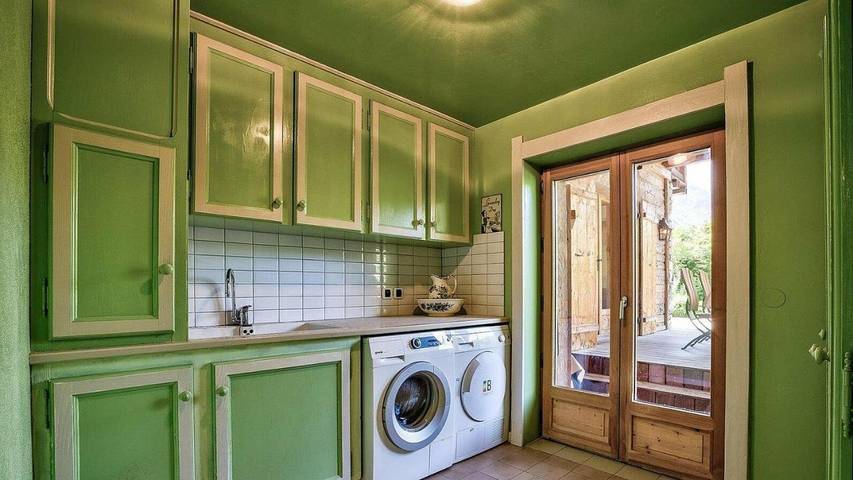 Ferienhaus für 10 Personen, mit Terrasse und Whirlpool sowie Garten und Sauna