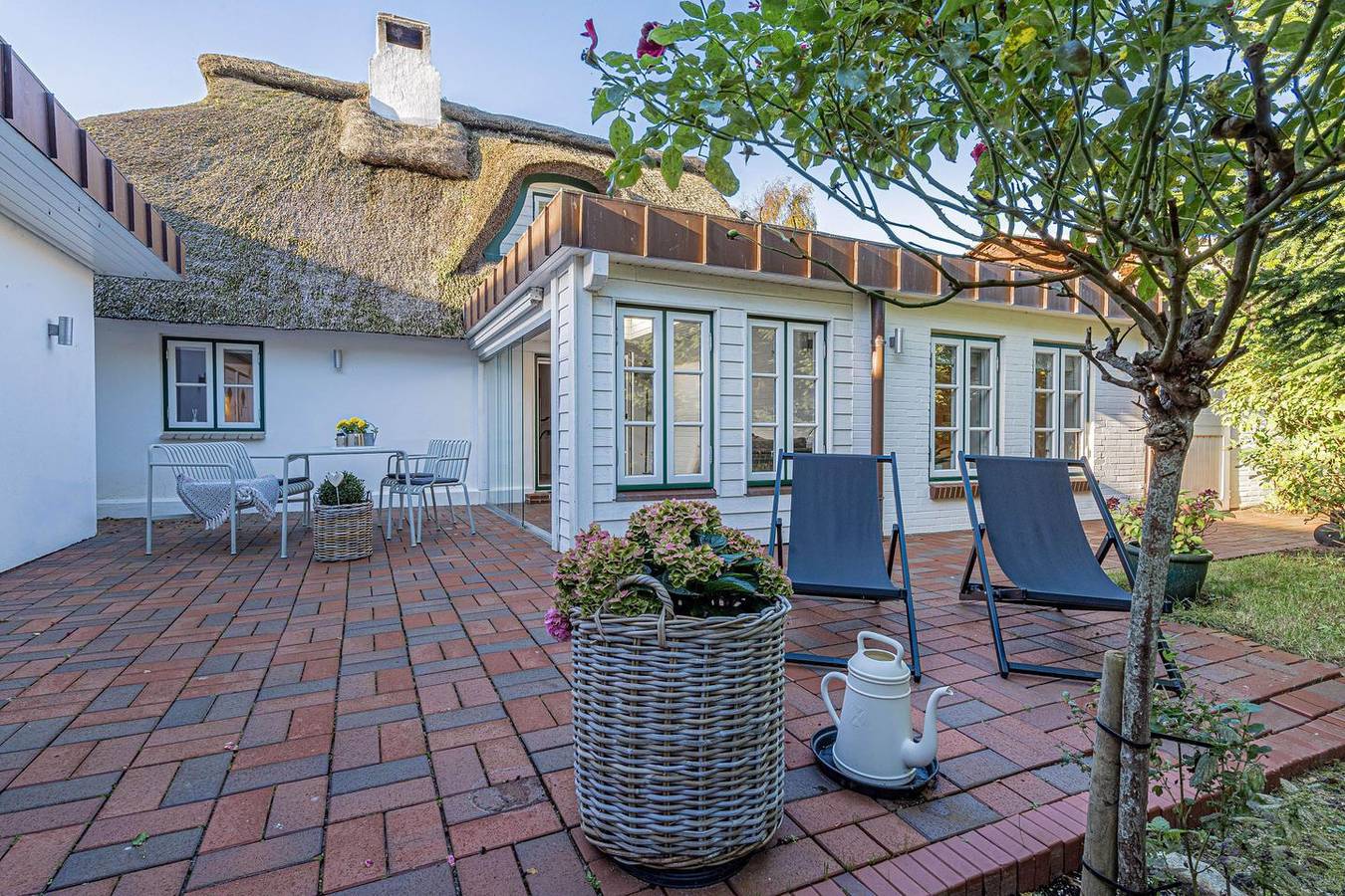 Riethus - Reetdachhaus, Wintergarten, Kamin, Finnische Sauna in Süderdeich, Nordseeküste