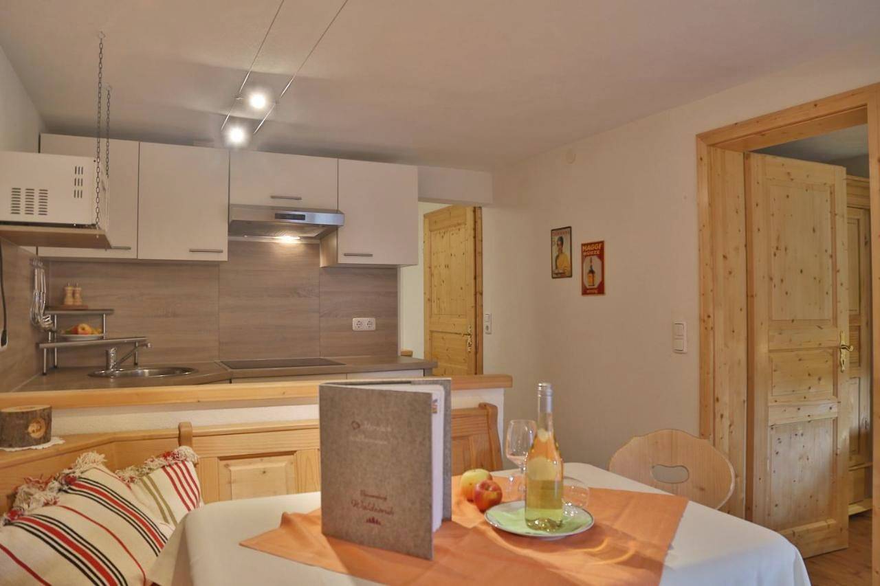 Ganze Wohnung, Bio-Bauernhof Waldesruh mit Hofladen in Tannheim (Tirol), Allgäuer Alpen (Österreich)