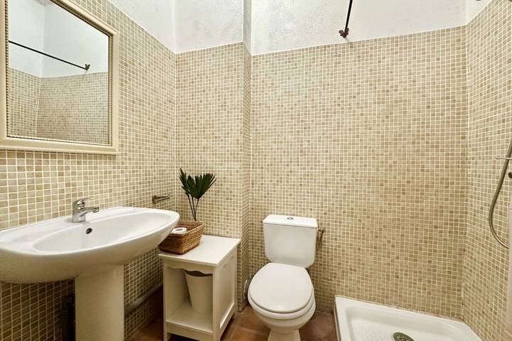 Maison Cosy Lodge, 15 p, clim, wifi, cour, garage in Montfrin, Région de Nîmes