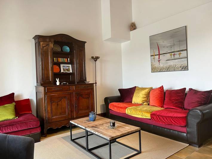 Location de vacances pour 8 personnes, avec bassin pour enfant et jardin, adapté aux familles dans Port de Gourmalon