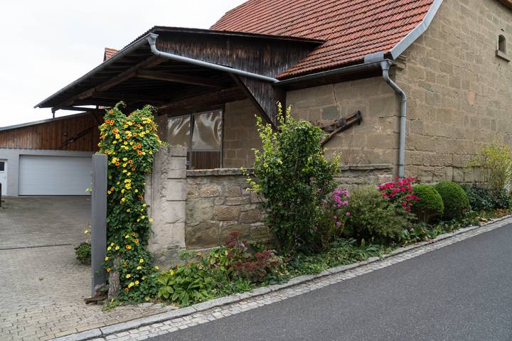 Ganze Wohnung, Ferienwohnung am Rathaus - Ferienwohnung (60 qm) mit voll ausgestatteter Küche in Dingolshausen, Fränkisches Weinland