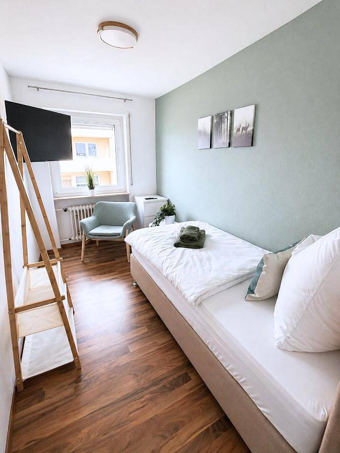 Ferienwohnung für 5 Personen, mit Balkon und Ausblick in Langenau - 4