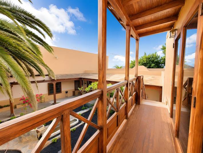 Location de vacances pour 11 personnes, avec jardin dans Tetir