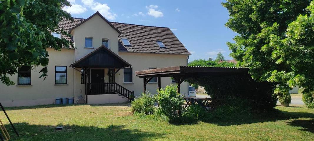 Ferienwohnung für 14 Personen, mit Terrasse und Garten sowie Ausblick