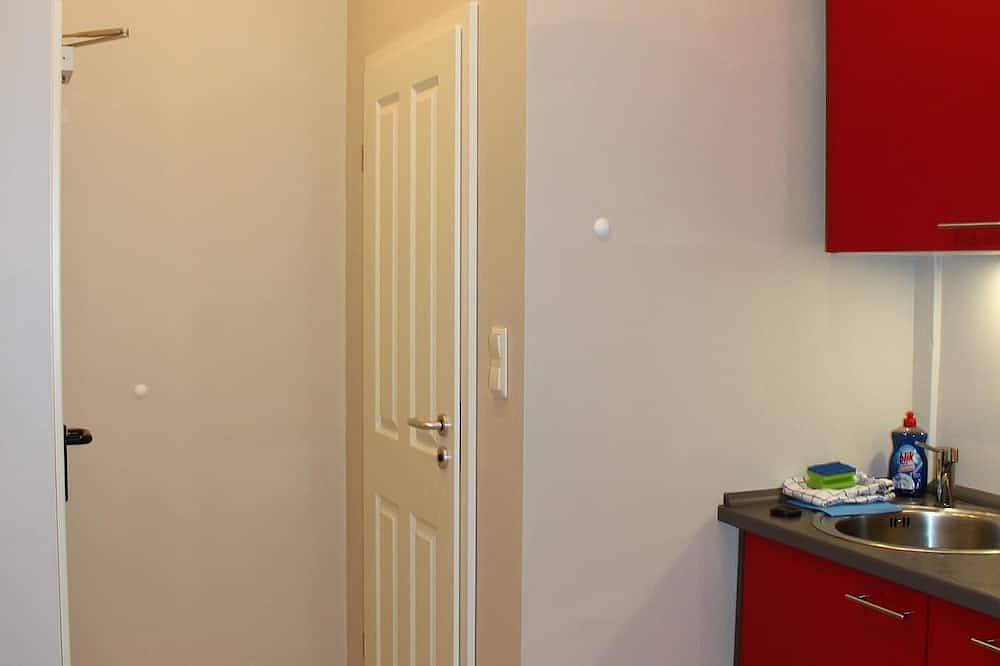 Ganze Wohnung, Exclusive holiday apartment in Berlin's old building with private terrace in Moabit Berlin, Berlin