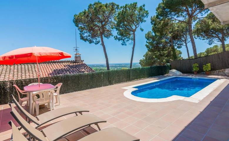 Casa rural para 6 personas, con Terraza y Piscina en Tordera