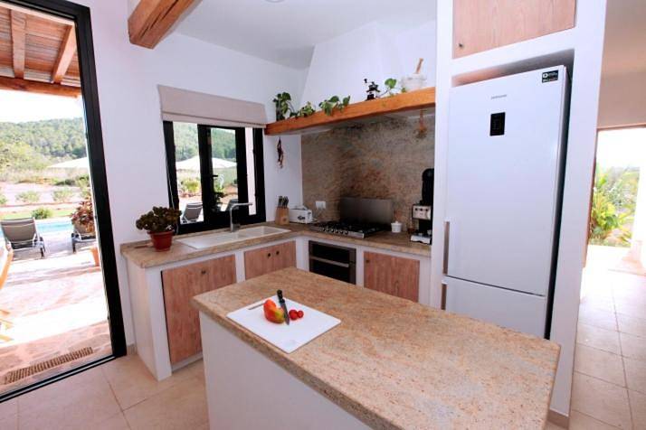 Casa rural para 6 personas, con Terraza y Jardín además de Piscina y Vistas en San Miguel de Balansat - 4
