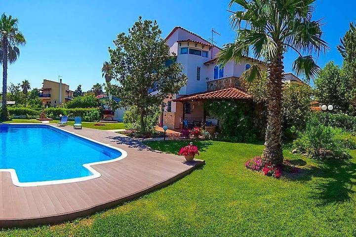 Villa for 6 people, with balcony and garden - 1