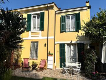 Gîte pour 6 personnes, avec jardin et vue à Vallecrosia