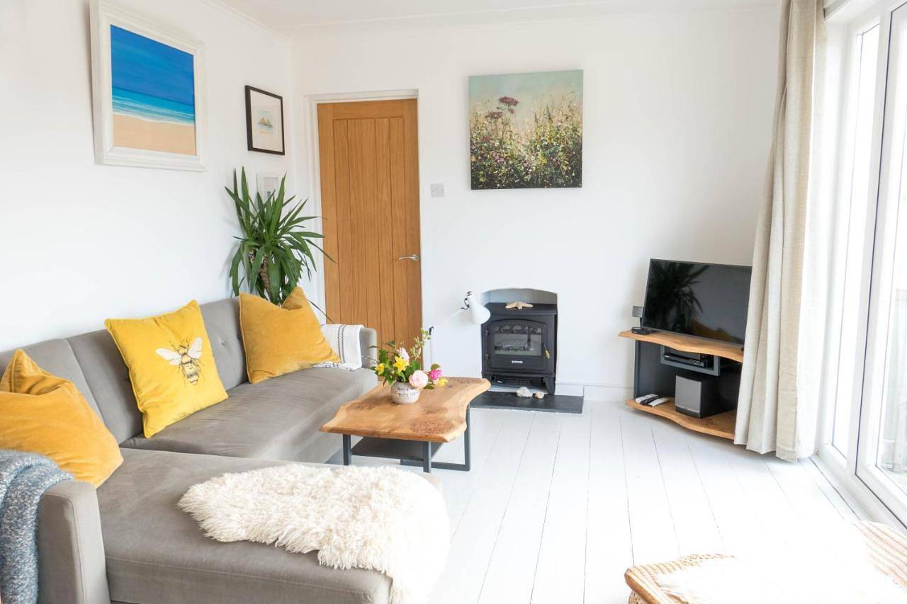 Two-Bedroom House in Holywell Bay, Cornwall