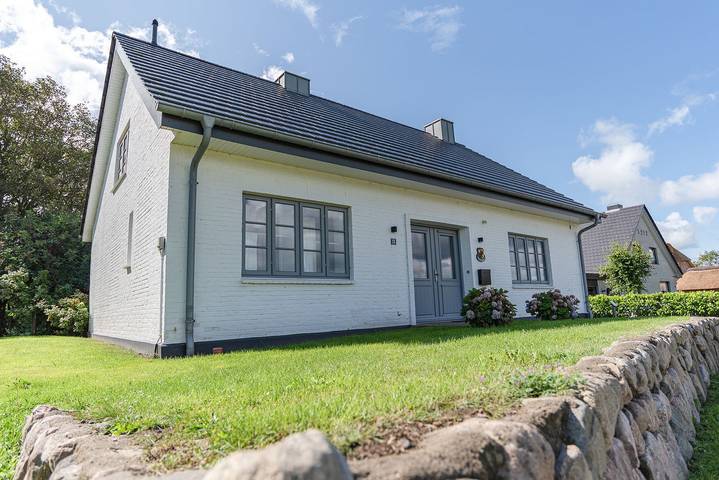 Ferienhaus für 4 Personen, mit Terrasse und Garten in Alkersum