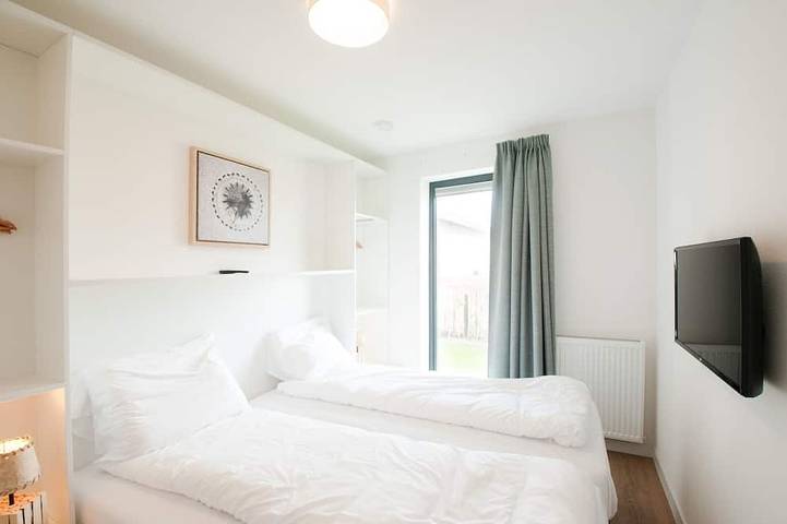 Villa Oesterdam | Bietet Platz für 10 Personen in Tholen, Niederländische Nordsee