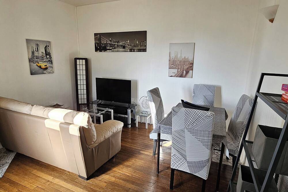 Appartement entier, Appartement F2 Orléans 42m², parking, 4 couchages in Orléans, Vallée de la Loire