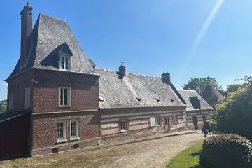 Gîte pour 8 personnes, avec jardin et jacuzzi à Envermeu