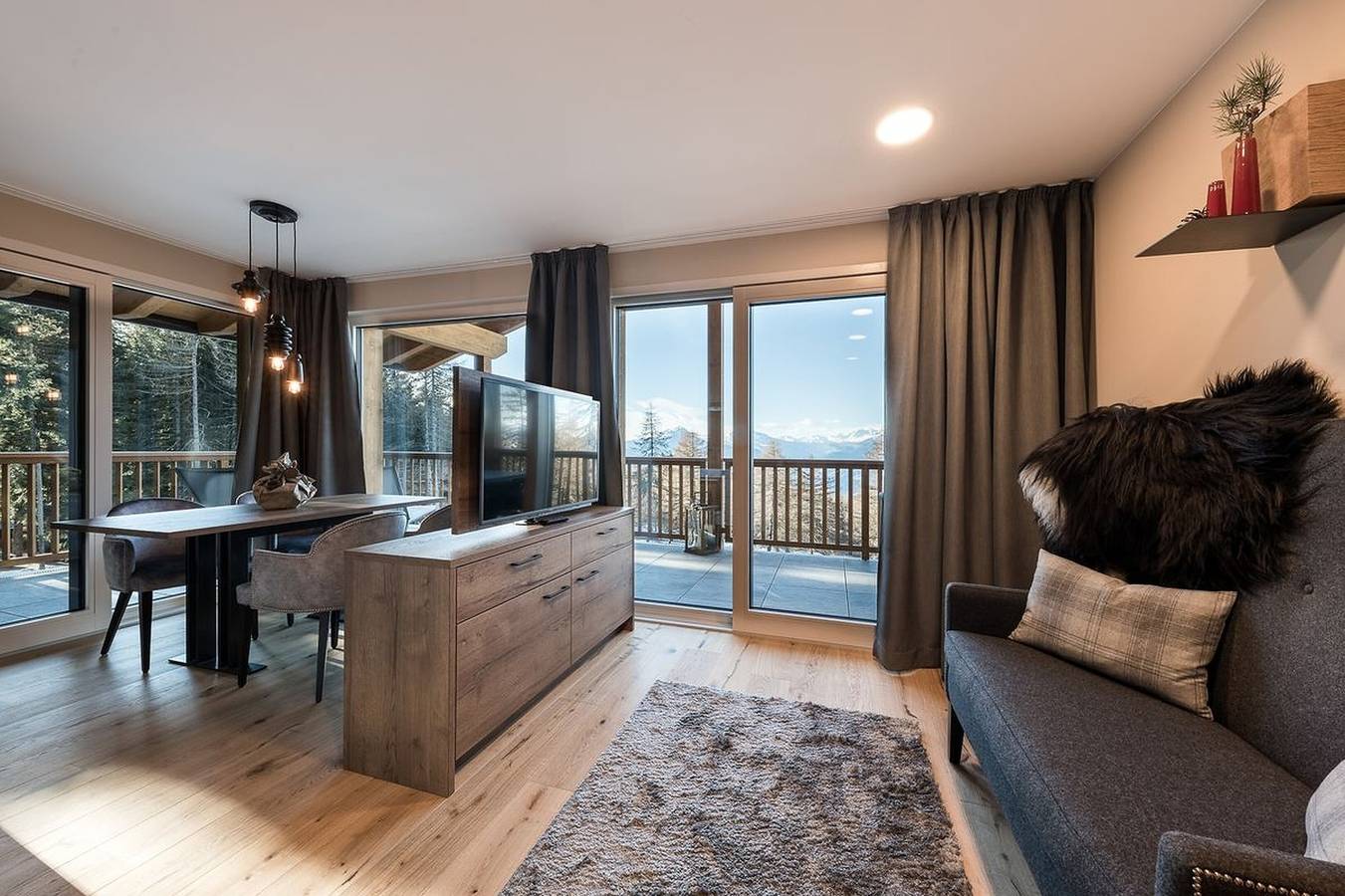Ganze Wohnung, Ferienwohnung 'Piz Aich Natur Chalet Panorama' mit Bergblick, Balkon und Wlan in Falzeben, Hafling