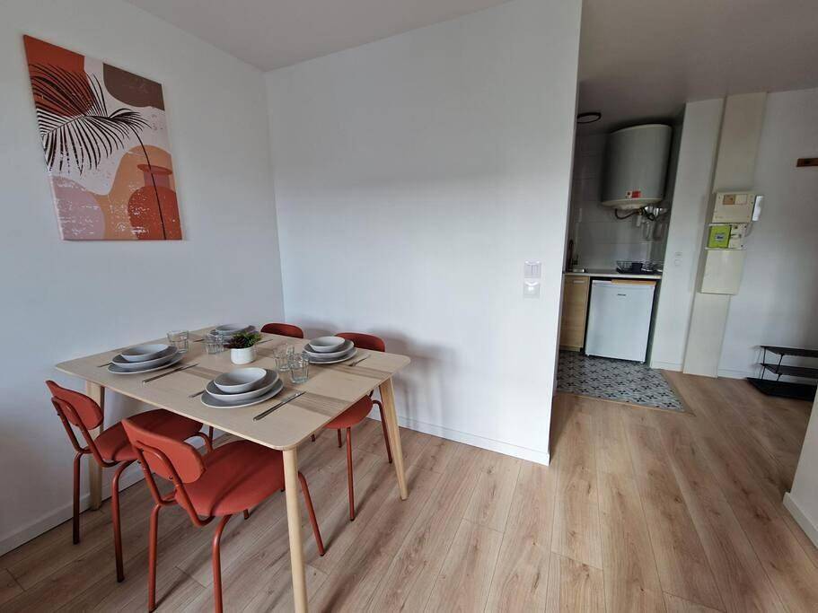 Appartement entier, One-Bedroom Apartment in Villejuif, Val-de-Marne