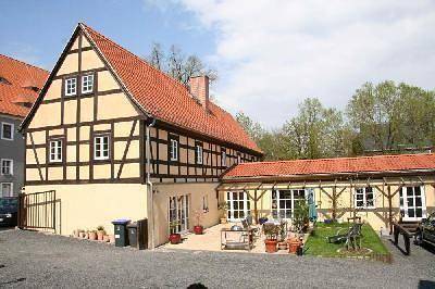 Ganze Ferienwohnung, Ferienwohnung im sanierten Fachwerkhof mit Terrasse und Pool nah an Dresden in Müglitztal, Osterzgebirge
