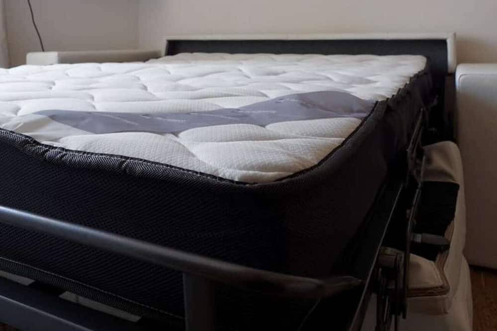 Ganze Wohnung, Refuge des Lavandes - Luxurious Studio in Town Center, Near Thermal Baths, 5* Comfort in Gréoux-les-Bains, Regionaler Naturpark Verdon