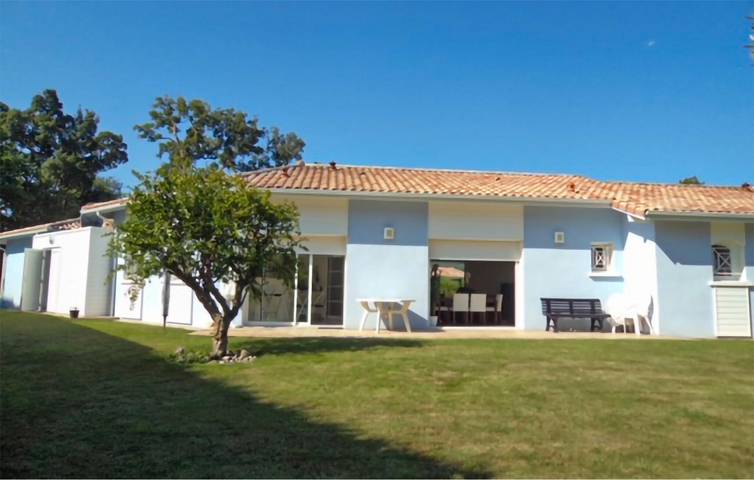 Location de vacances pour 7 personnes, avec terrasse ainsi que jardin et piscine dans Réserve naturelle du Courant d'Huchet - 2