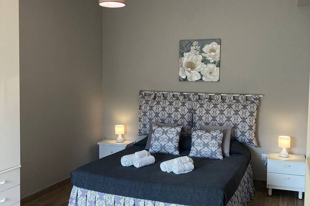Entire apartment, Lovely apartment on the Costa degli Dei, between Pizzo Calabro and Tropea. in Briatico, Vibo Valentia Province
