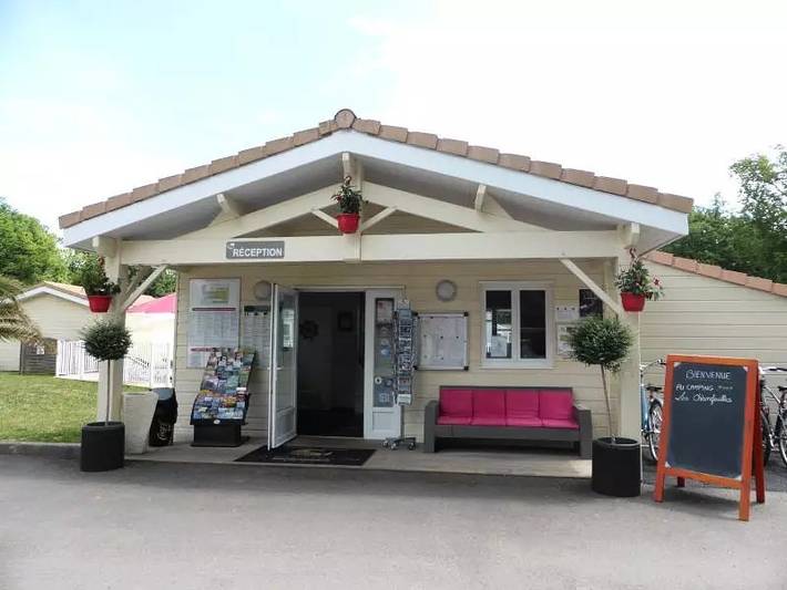 Camping für 2 Personen, mit Pool und Terrasse in der Charente-Maritime - 3